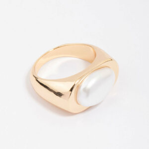 Oval Pearl Signet Ring